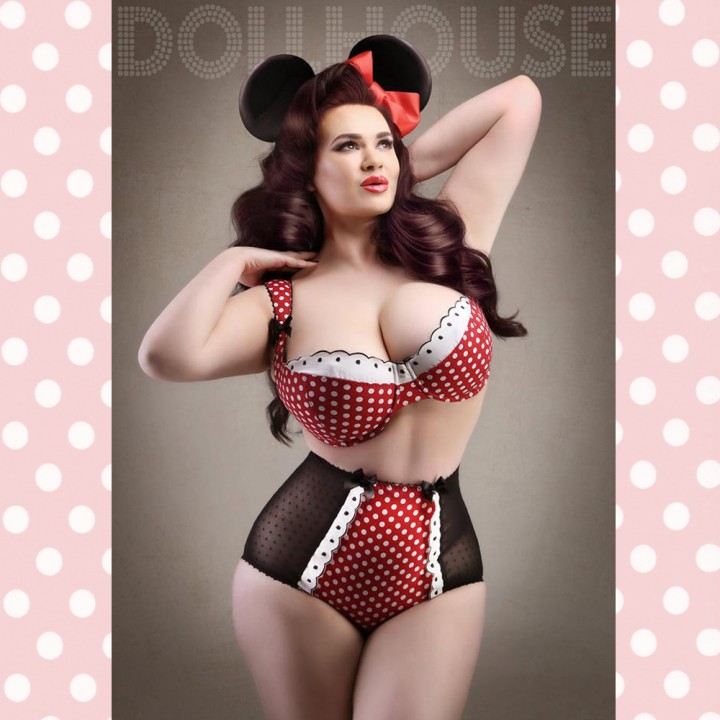 Buttress & Snatch Curvy Minnie
