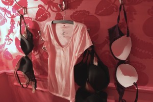 victoria's secret fitting rooms