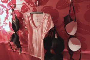 victoria's secret fitting rooms