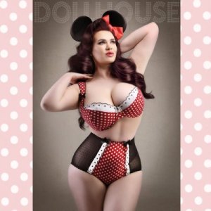 Buttress & Snatch Curvy Minnie