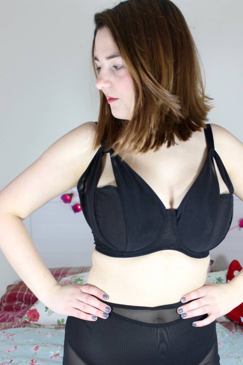 Playful Promises Juliet fuller bust review