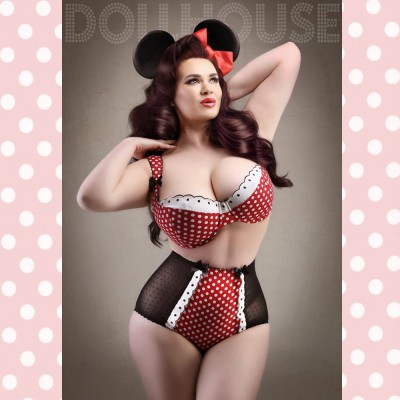 Buttress & Snatch Curvy Minnie