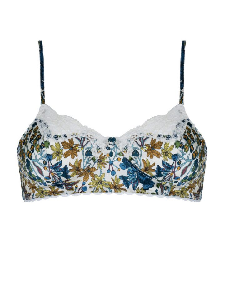 Ayten Gasson &copy; Tigz Rice Studios 2016. http://www.tigzrice.com