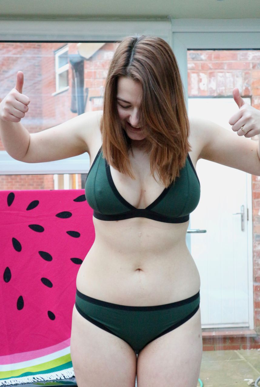 Big & Little Cup Review: Neon Moon Emerald Triangle Non Bra in size Gorgeous