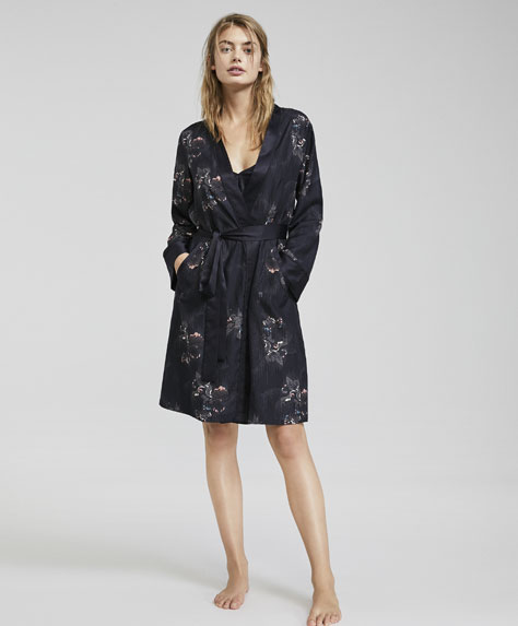 Oysho Sateen dressing gown with dotted floral print