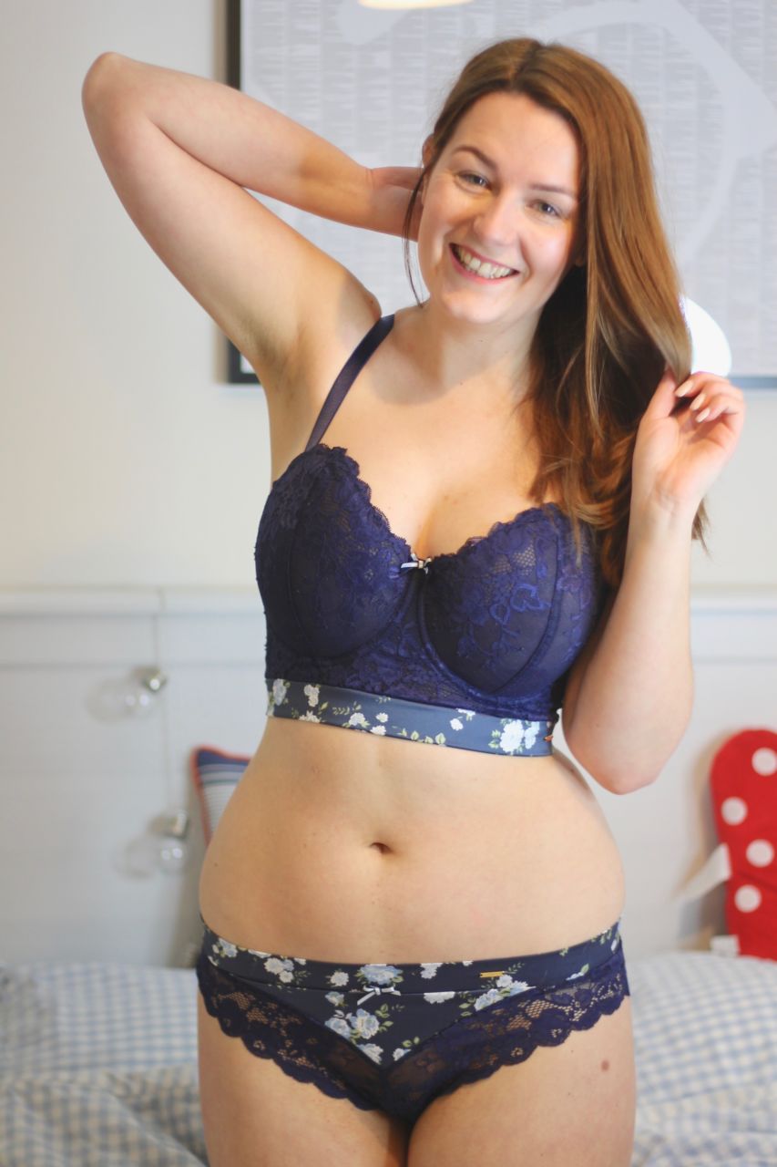 Attollo Lingerie review - Emelie longline bra 28GG & Polly briefs